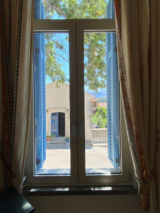 Yioklima - Renovated Neoclassical House With Two Bedrooms Vámosz Kültér fotó